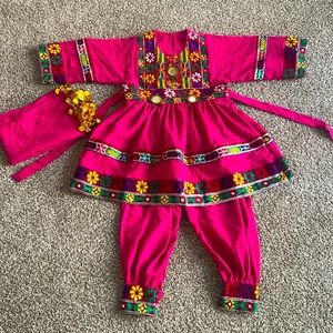 Pink clothes for two-year-old girls💃